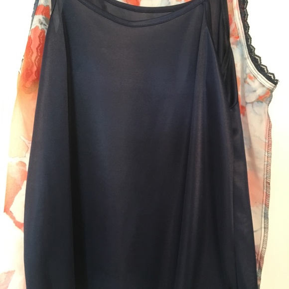 Simply Vera 2 piece SemiShear Tank Set XS, Hi-Lo - Picture 5 of 7